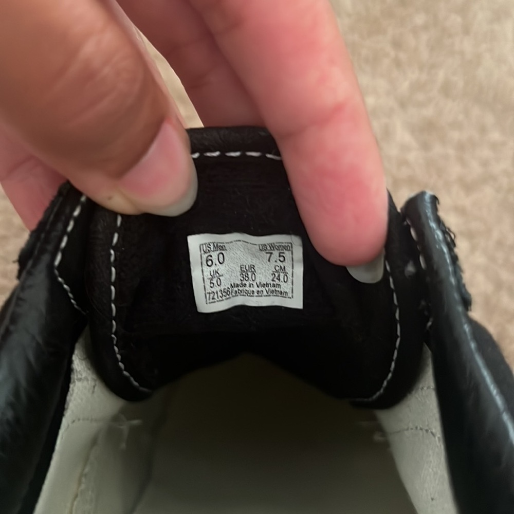 Vans - Picture 8 of 8
